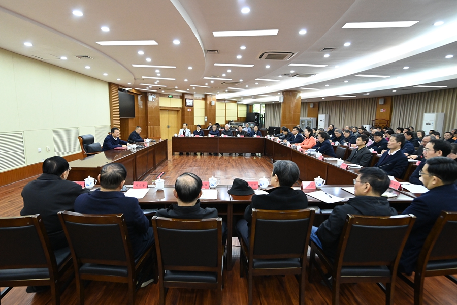 全市离退休干部形势通报会召开
