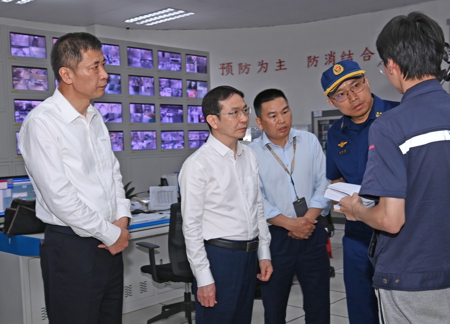 黄喜忠在市中心城区督导安全生产工作